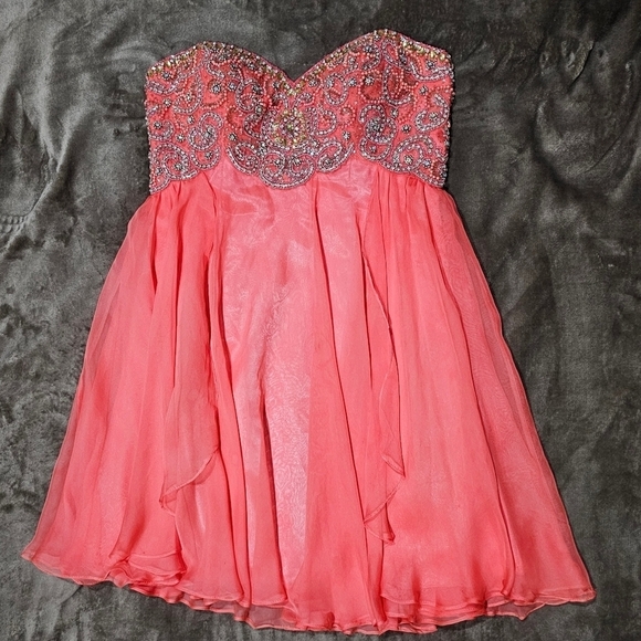 Sherri Hill ✦ Strapless Beaded Mini Dress ✦ Coral Rhinestone Prom Silhouette 8 - Picture 9 of 17